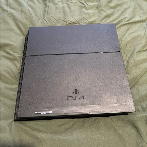 PS4 Slim Bundle
